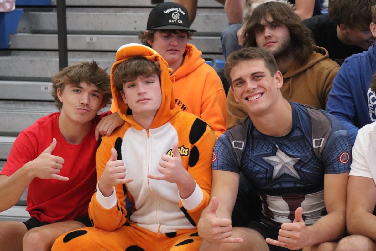 Photo Gallery: School Spirit Flares: Spirit Week